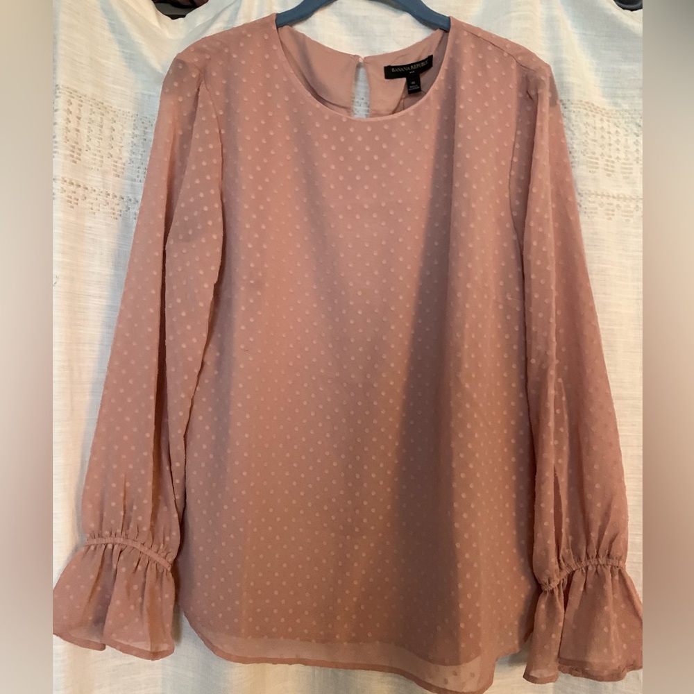 🌸Banana Republic Clip Dot Blouse